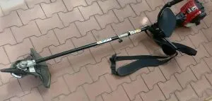 Desbrozadora con motor de gasolina MTD 990