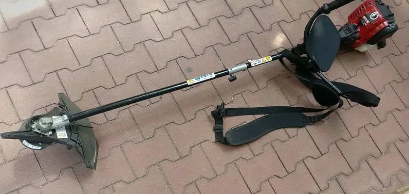 Desbrozadora de motor de gasolina MTD 990