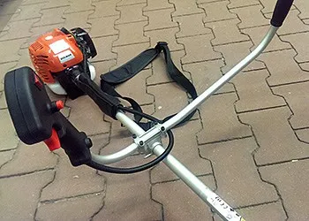 desbrozadora clásica con motor de gasolina